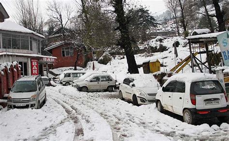 Fresh Snowfall Disrupts Life In Kashmir Valley