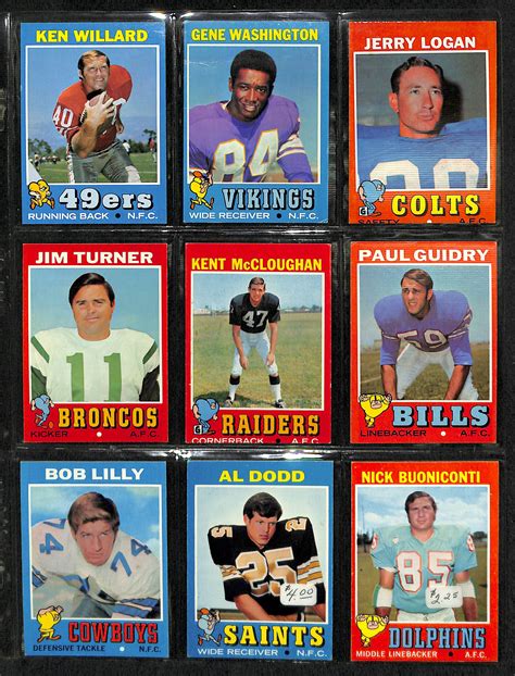 Lot Detail - Lot Of 200+ Different Football Card From 1970-1972