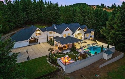 $7 Million Damian Lillard House in West Linn, Oregon - Bloxburg Houses