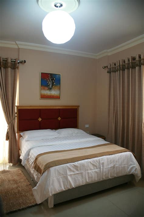 Crown Hotel Rooms: Pictures & Reviews - Tripadvisor