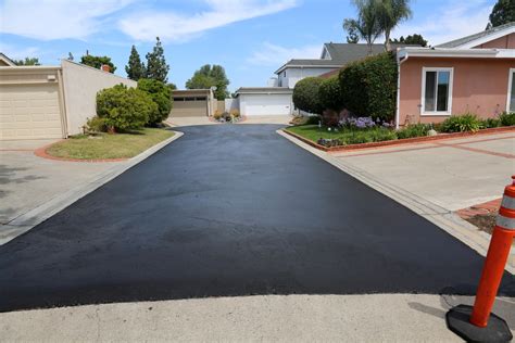 The Different Kinds of Asphalt Driveway Sealers | Big Easy Asphalt