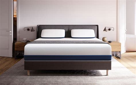 Best Memory Foam Mattress for Side Sleepers: Buyer's Guide - Savvy Sleeper