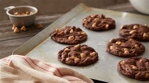 REESE'S Chewy Chocolate Cookies with Peanut Butter Chips | Recipes