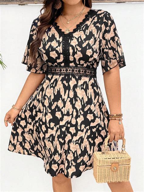 SHEIN Frenchy Plus Size Summer A Line Full Print Lace Trimmed Dress | SHEIN Malaysia