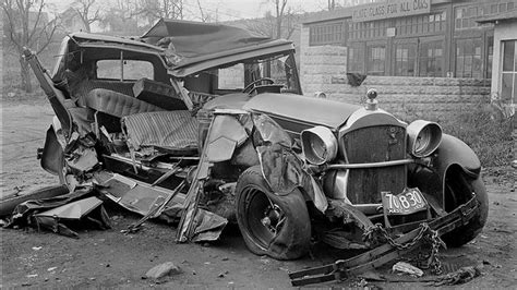 These vintage photos of early car wrecks will make you grateful for ...