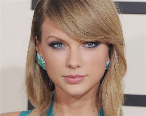 Taylor Swift Short Hair With Bangs