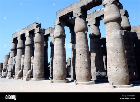 Rows of Ancient Egyptian Pillars Stock Photo - Alamy