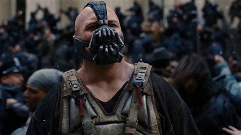 Bane's Mask In The Dark Knight Rises Hints At An Unseen Part Of The ...