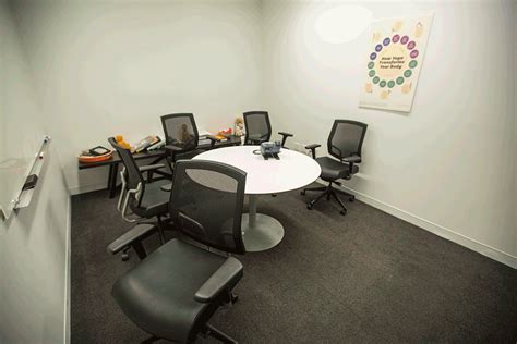 HuffPosts Office Makeover Is The Ultimate White Box Challenge Box ...