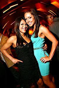 Nightclub photography tips | Photoshoot poses, Event photography ...