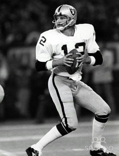 Ken Stabler , a four-time Pro Bowler who led Oakland to a Super Bowl ...