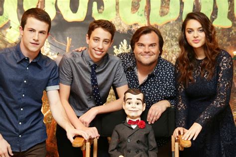 Goosebumps’ Dylan Minnette & Odeya Rush Meet Slappy At Los Angeles Photo Call | Dylan Minnette ...