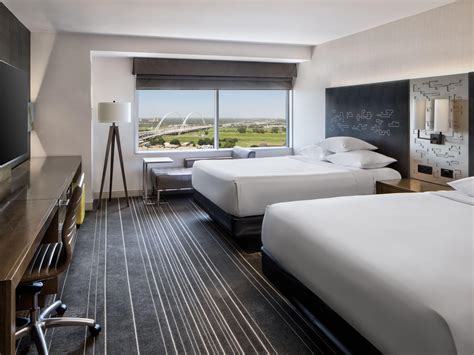 Downtown Dallas Hotel Rooms and Suites | Hyatt Regency Dallas