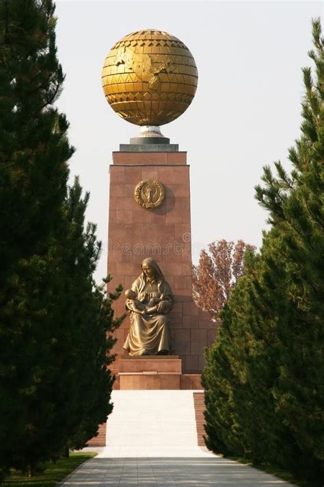 Independence Monument and the Blessed Mother at the Independence Square ...