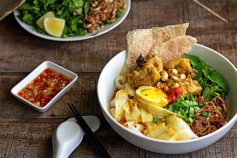 VIETNAMESE QUANG-STYLE NOODLE (MÌ QUẢNG) - Vietnam Travel Online