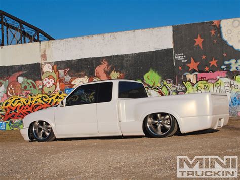 1998 Chevy S10 Extended Cab - Custom Chevy Trucks - Mini Truckin' Magazine