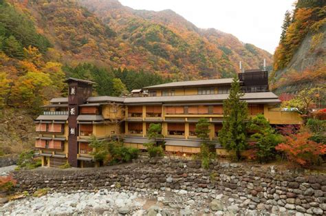 Nishiyama Onsen Keiunkan, worlds oldest hotel. Been in business since ...