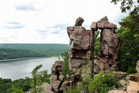 Devil's Doorway, Baraboo, Wisconsin — Stock Photo © baluek #99555518