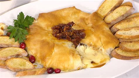 Phyllo-Wrapped Baked Brie with Spiced Boozy Cranberry Relish ...