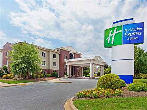 Brevard, NC Hotels | Holiday Inn Express & Suites Brevard