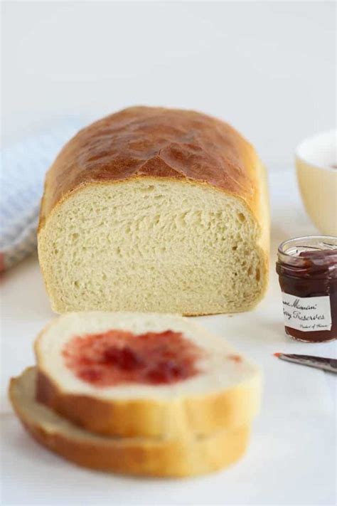 Old-Fashioned Homemade White Bread Recipe (like Grandma makes)