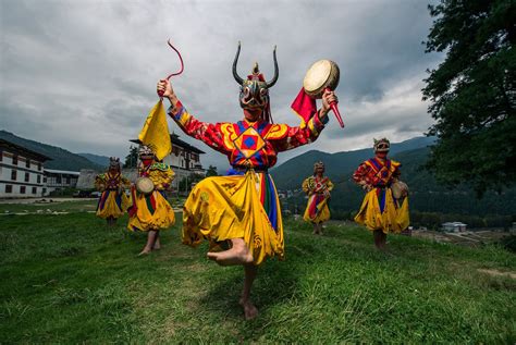 Bhutan: on the roof of the world, at the foot of Himalayas ...