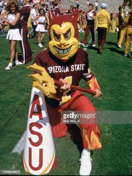 University Of California Los Angeles Mascot Photos and Premium High Res ...