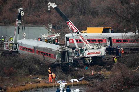 Metro-North train derails in New York: 4 dead, 59 injured - Photos - Metro-North train ...