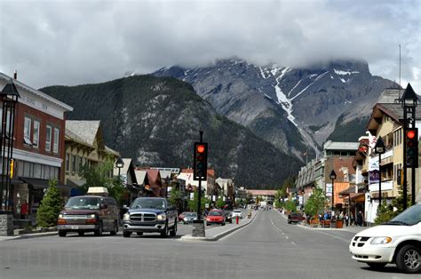 Most Beautiful Small Towns In Canada - Image to u