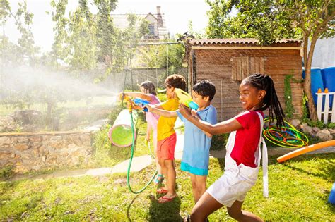 50 Backyard Summer Activities for Kids (Kid Outdoor Ideas)