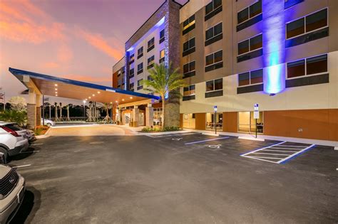 Room Deals for Holiday Inn Express & Suites Jacksonville - Town Center ...