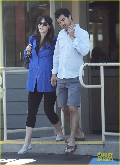 Photo: pregnant zooey deschanel grabs lunch with fiance 22 | Photo ...