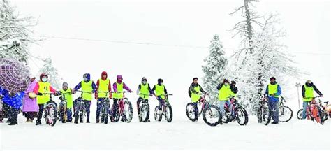 Director Tourism kick starts Winter Sports activities at Gulmarg Ski resort - Jammu Kashmir ...