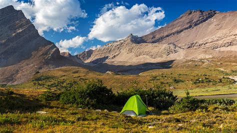 Your Ultimate Guide to Banff Camping - Getaway Couple