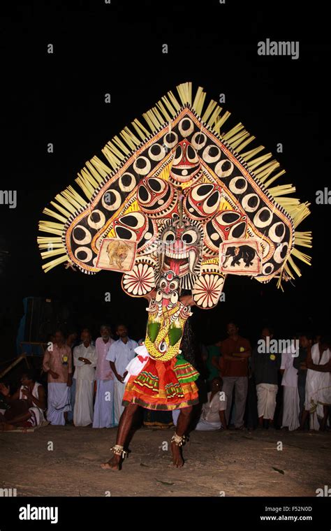 Padayani- traditional folk dance of Kerala Stock Photo - Alamy