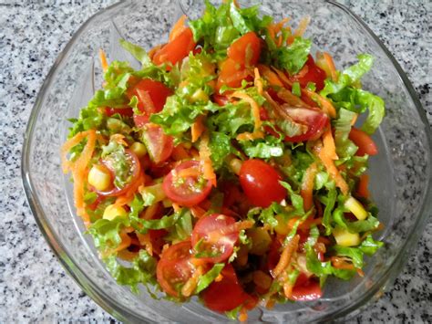 Caseros de la Abuela: ENSALADA DE LECHUGA Y TOMATE CHERRY