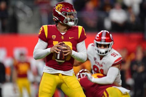 USC QB Caleb Williams Plays Through 'popped' Hamstring After First Quarter - TrojanSports