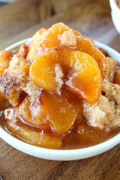 Fresh Peach Cobbler - Great Grub, Delicious Treats