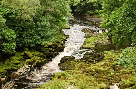 Bolton Strid: A Stream That Swallows People | Amusing Planet