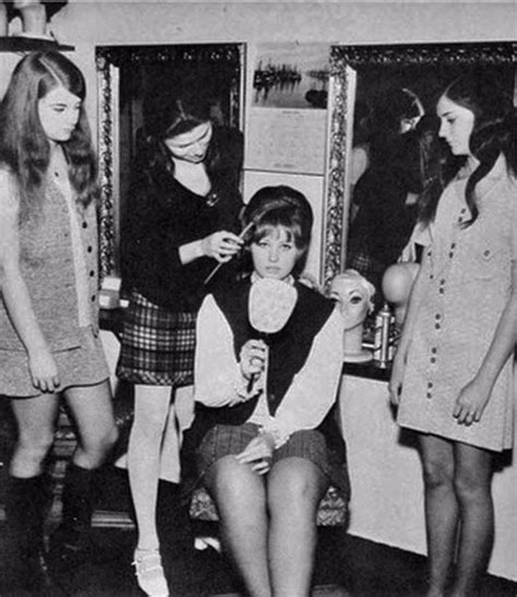 Inside Vintage Beauty Salons From the 1950s and 1960s ~ vintage everyday