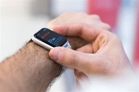 5 Best Smartwatches with a built-in ECG Sensor