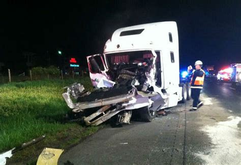 Semi Truck Crashes into Tractor Trailer Spills Yellow Paint on I-77 in ...