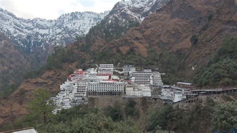 Vaishno Devi: Live Darshan | Snowfall | 21-Jan-23 - YouTube