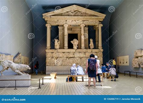 Ancient Roman Exhibit in British Museum, London Editorial Stock Image ...