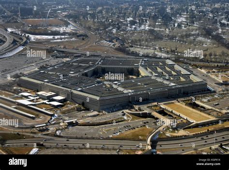 Aerial view the pentagon hi-res stock photography and images - Alamy