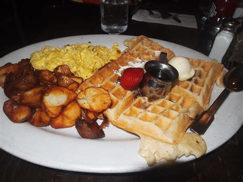 Best Breakfast Spots In Las Vegas | Things To Do