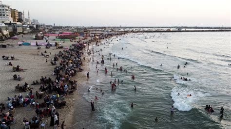 After Many Years, People in Gaza Enjoy Clean Seawater