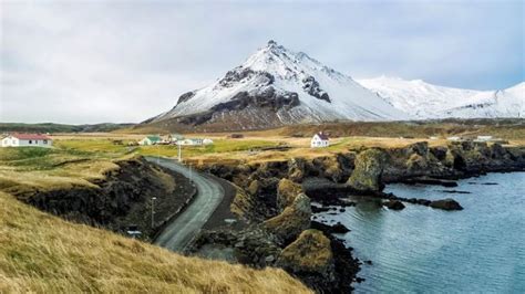 14 Iceland Ring Road Hotels to Book in 2024 - Veggies Abroad