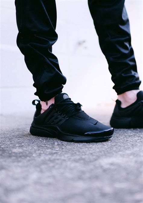 NIKE Air Presto Triple Black | SOLETOPIA