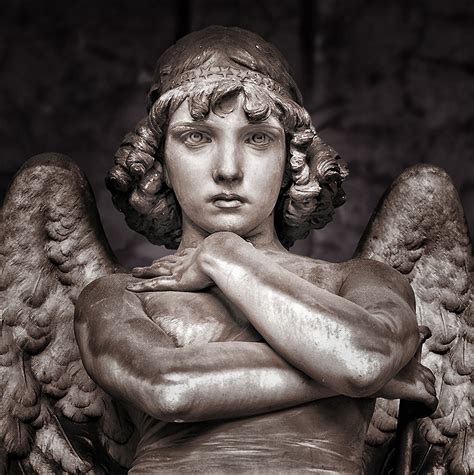 The angel of the tomb Oneto, Cimitero monumentale di Staglieno, Genoa | Statue, Buddha statue ...